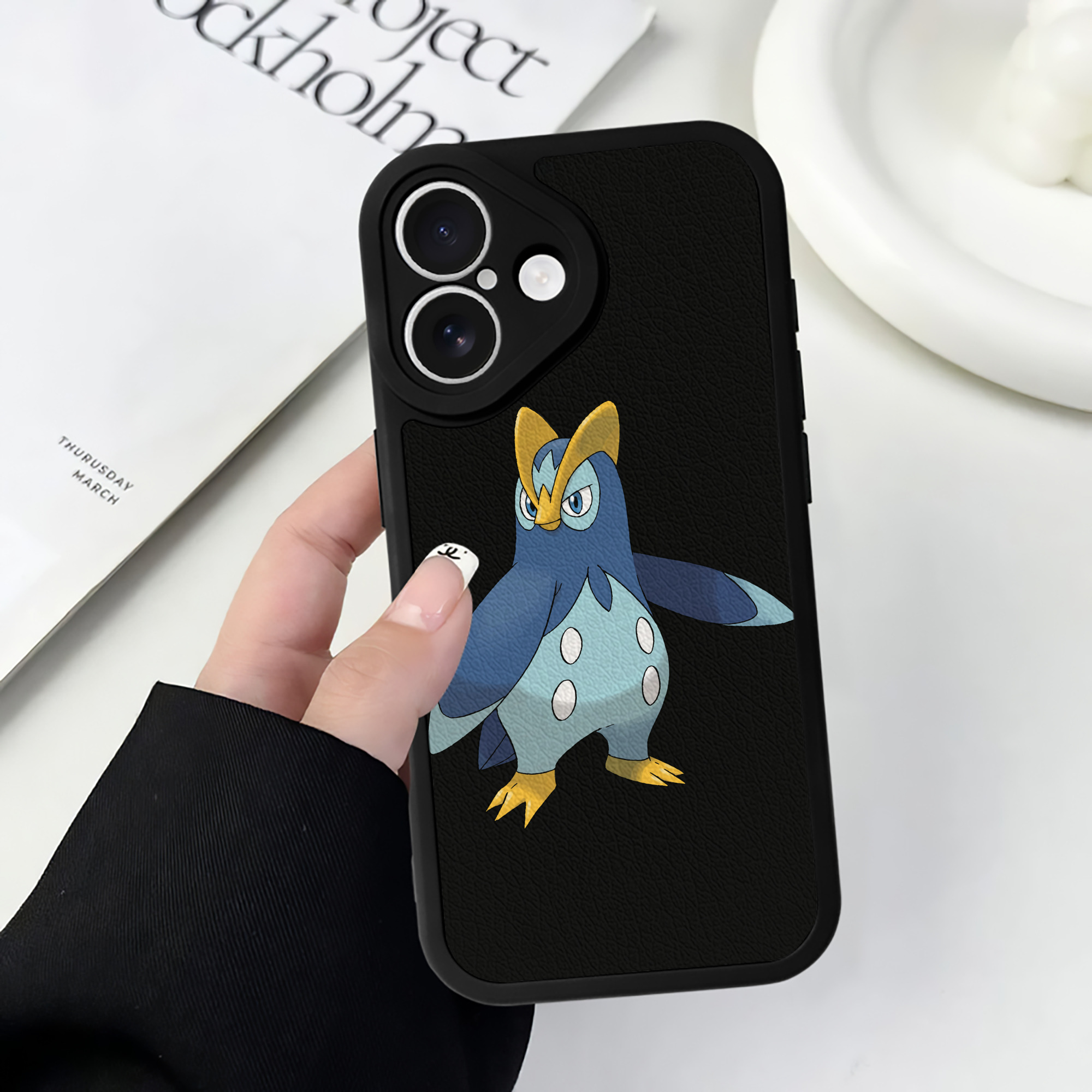 （画像用） ポケットモンスター Pokémon 【iPhone 16シリーズ対応】シリコンスマホケース（レザー調） 材質：シリコン